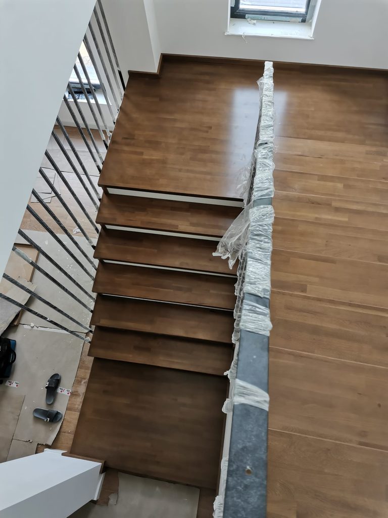 Model scara interioara lemn design salaj